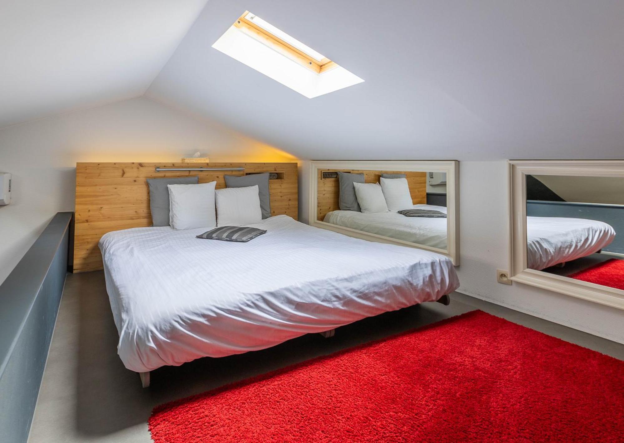 Le Lov'T - Suite Avec Jacuzzi Spontin Exterior photo