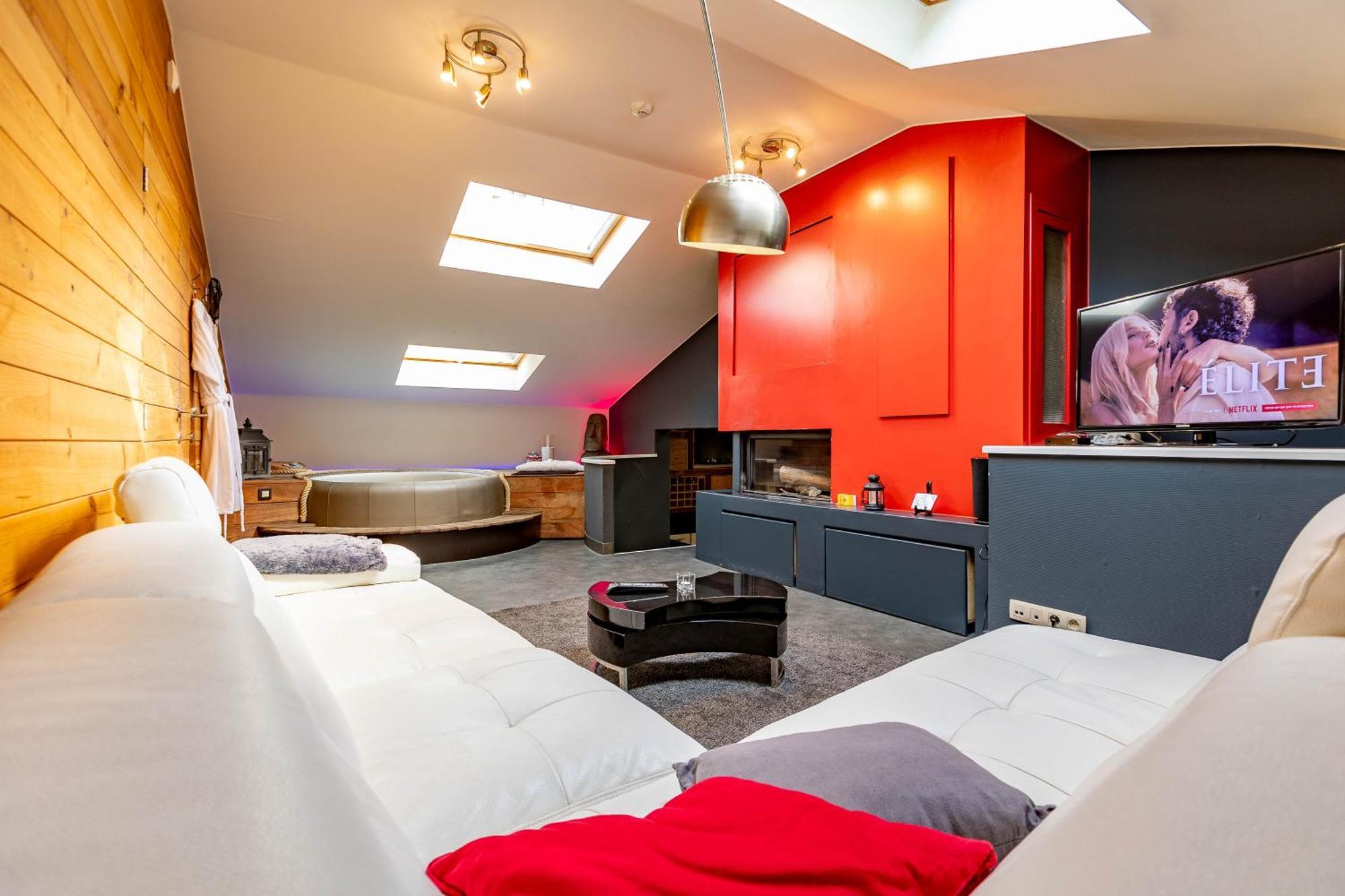 Le Lov'T - Suite Avec Jacuzzi Spontin Exterior photo