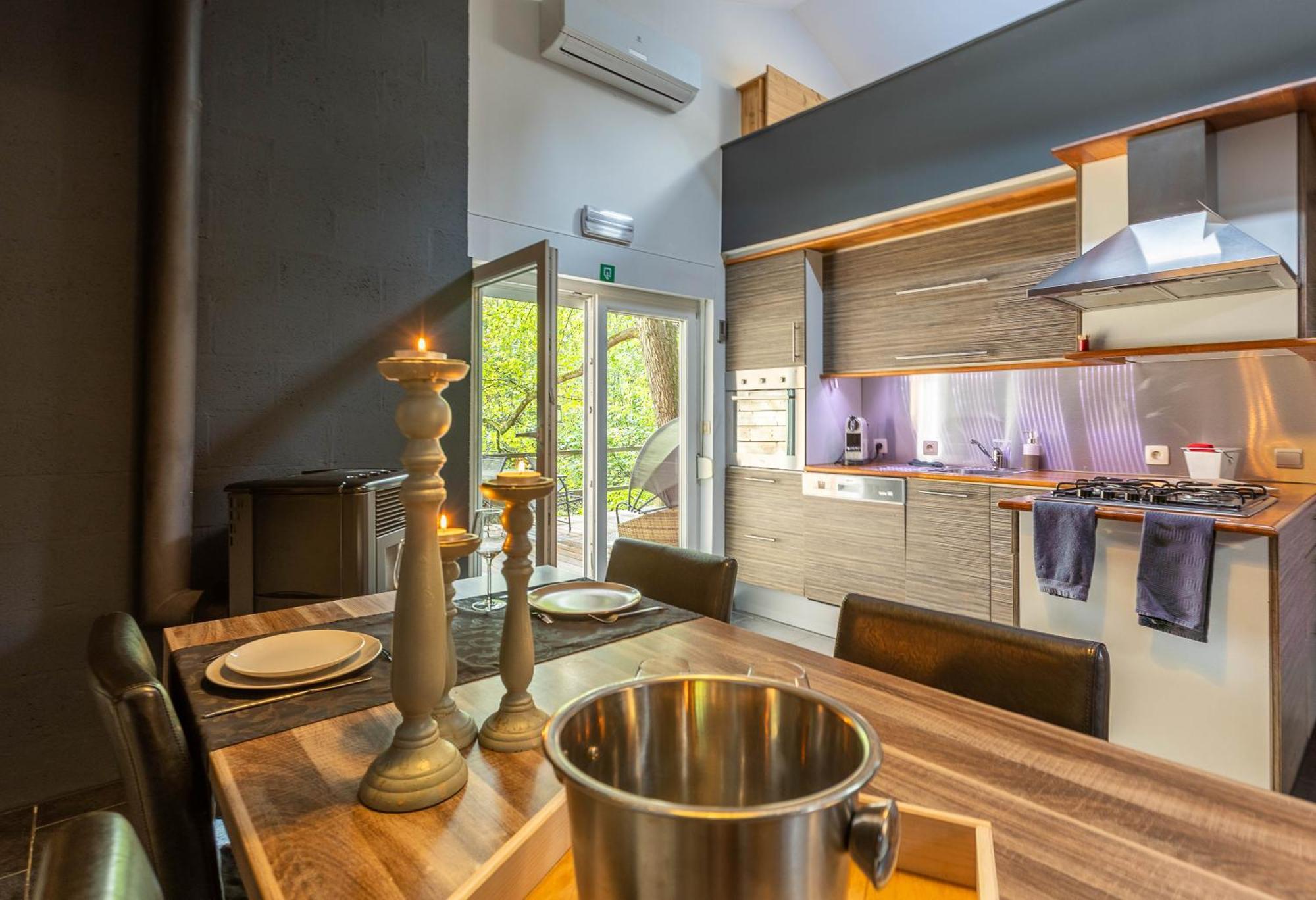 Le Lov'T - Suite Avec Jacuzzi Spontin Exterior photo