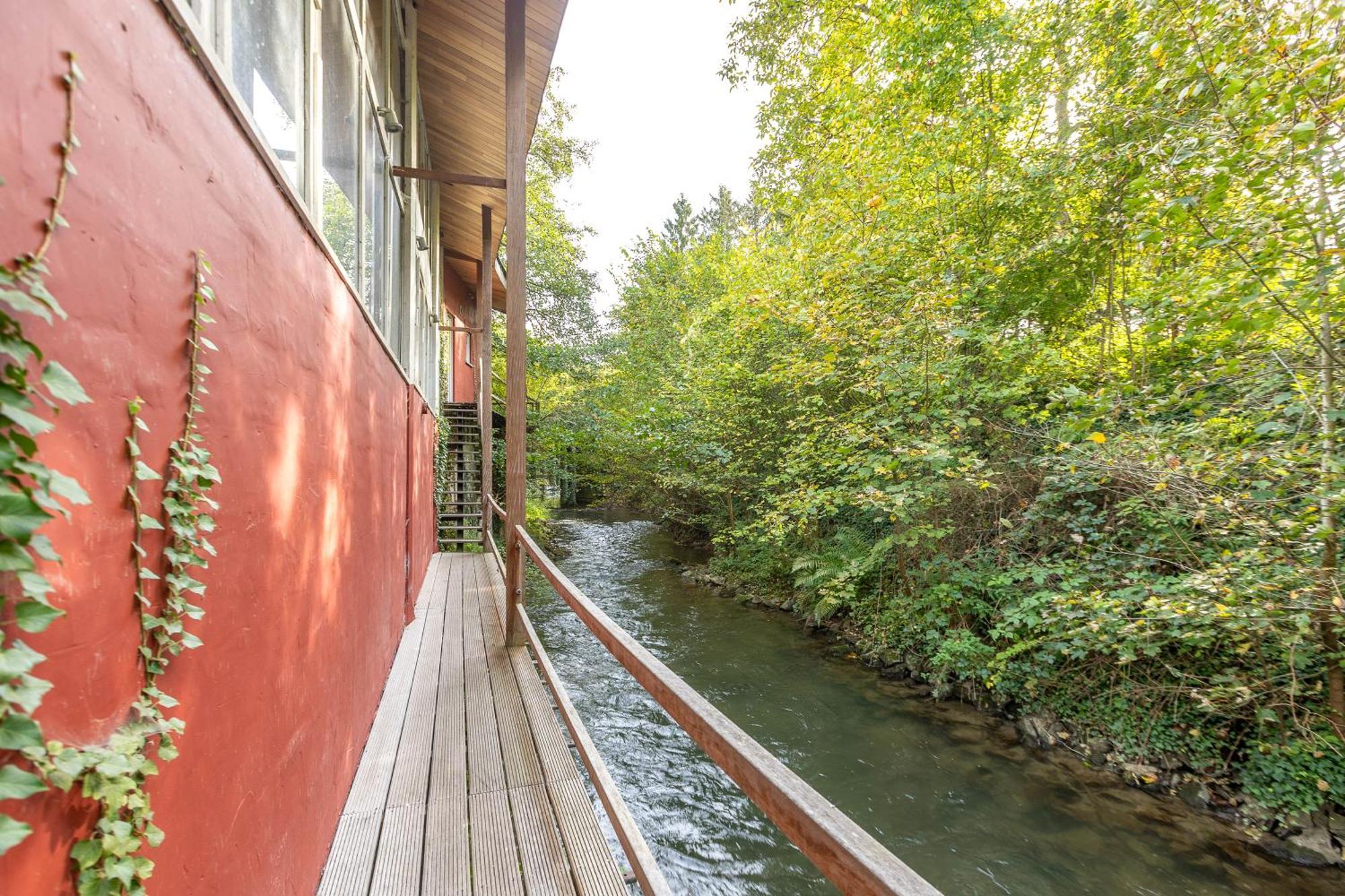 Le Lov'T - Suite Avec Jacuzzi Spontin Exterior photo