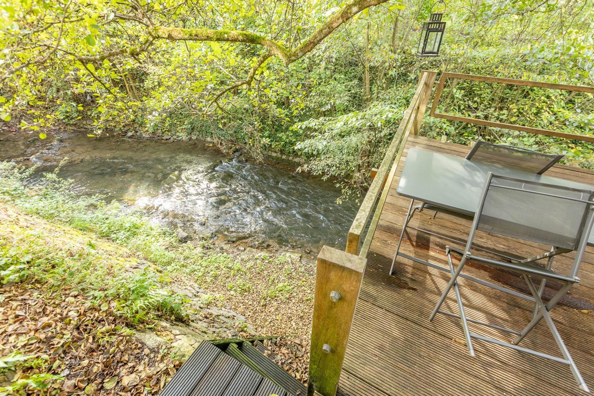 Le Lov'T - Suite Avec Jacuzzi Spontin Exterior photo
